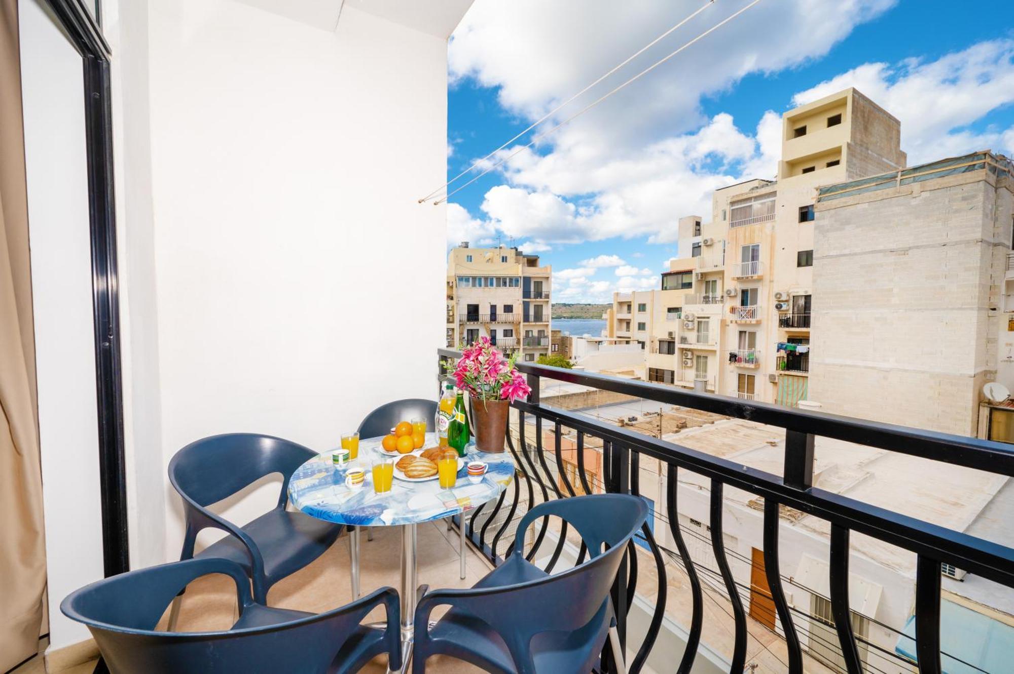 Seashells 2 Bedroom Apartments With Terrace, Just Off The Bugibba Promenade - By Getwaysmalta เซนต์พอลส์เบย์ ภายนอก รูปภาพ