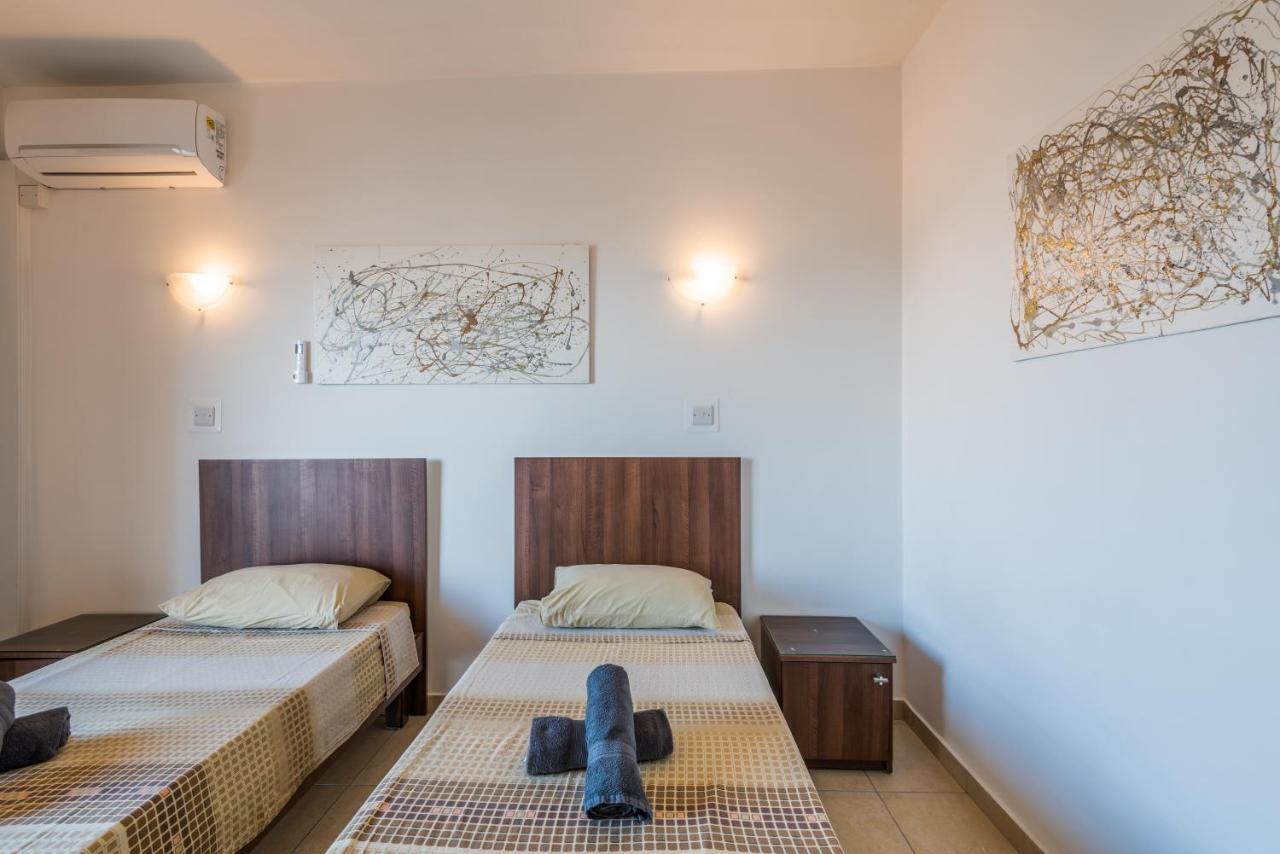 Seashells 2 Bedroom Apartments With Terrace, Just Off The Bugibba Promenade - By Getwaysmalta เซนต์พอลส์เบย์ ภายนอก รูปภาพ