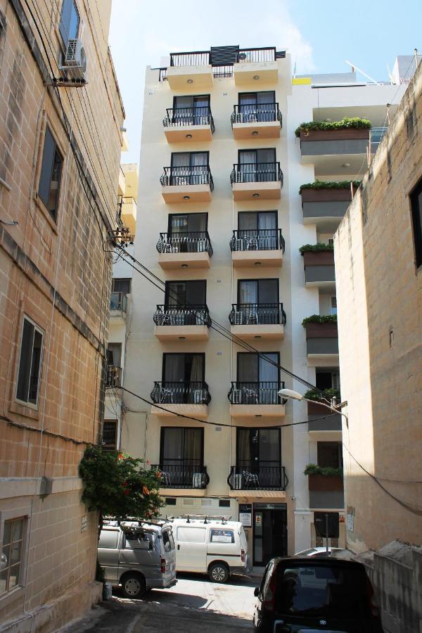 Seashells 2 Bedroom Apartments With Terrace, Just Off The Bugibba Promenade - By Getwaysmalta เซนต์พอลส์เบย์ ภายนอก รูปภาพ
